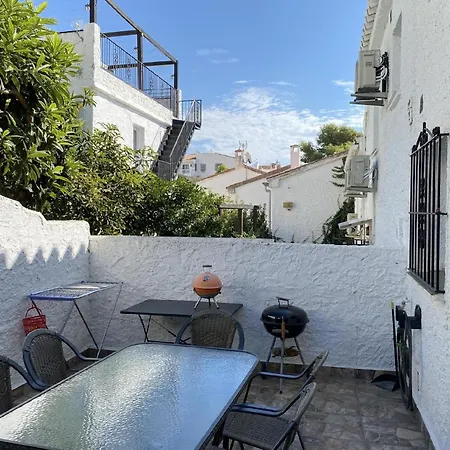 Mit Privatpool Fuer 6 Personen Ca 100 Qm In Nerja, Andalusien Costa Del Sol Nerja